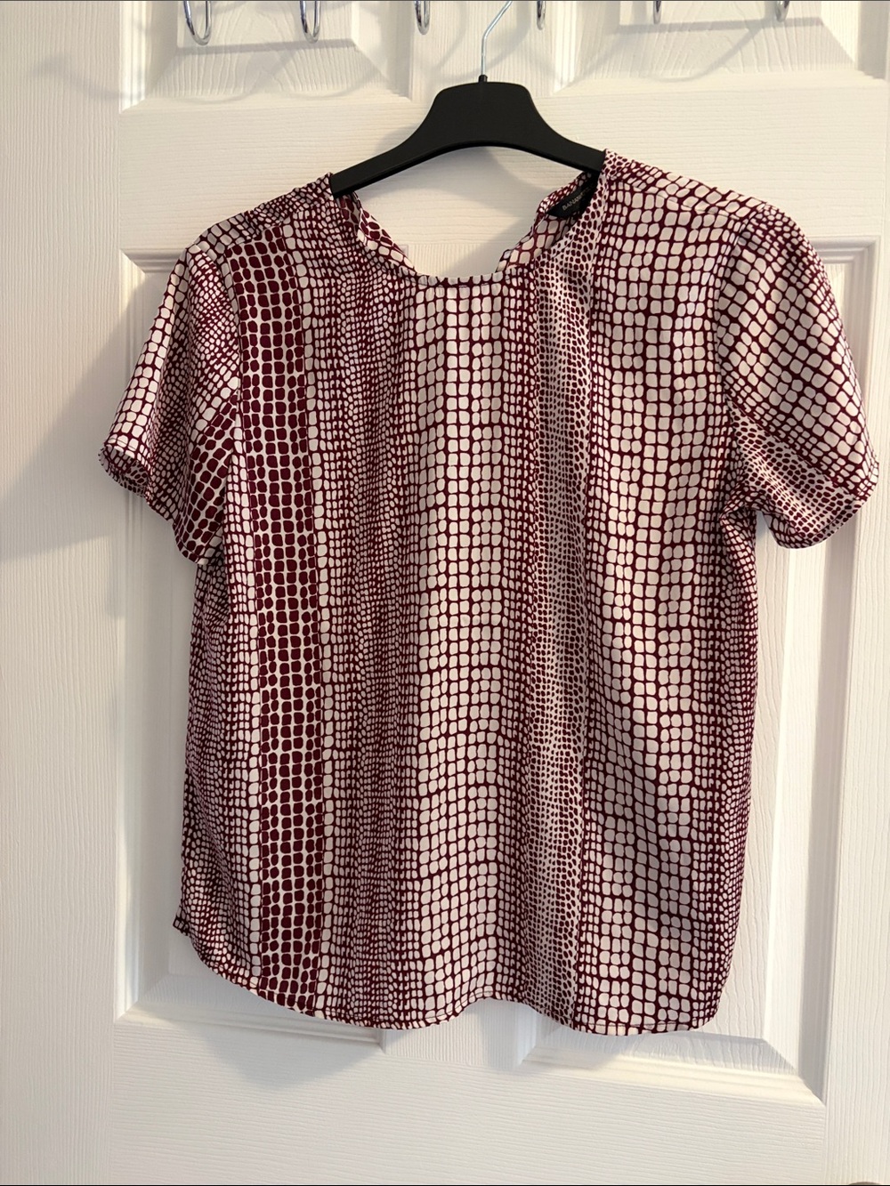 Banana Republic Burgundy and White Geometric Short Sleeve Blouse